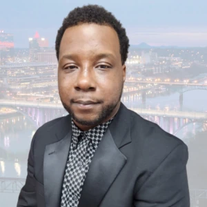 image of agent Christopher Saunders